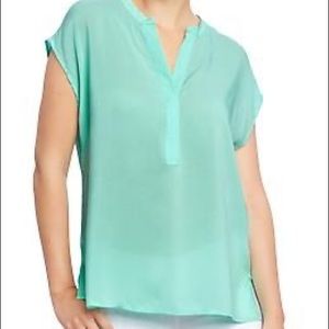 🦄5/25 Old navy top